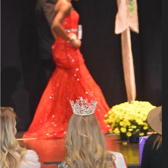 Studio 17 size 2 red dress - Picture 2 of 3